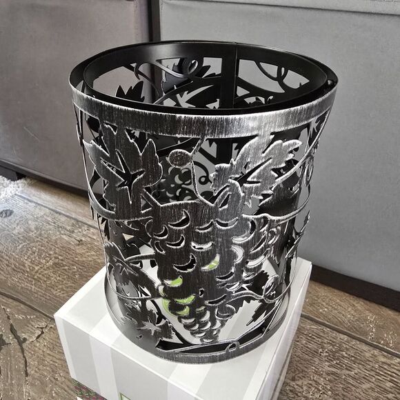 SCENTSY Tuscan Grape Vine Metal Wrap For Core Warmer - Wine Theme - NEW Open Box - Picture 3 of 6